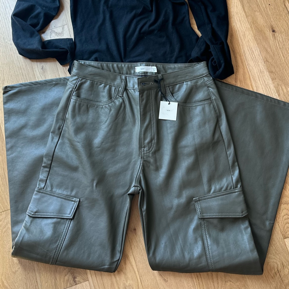 🫦Pleather cargo pants🫦 size 13/31